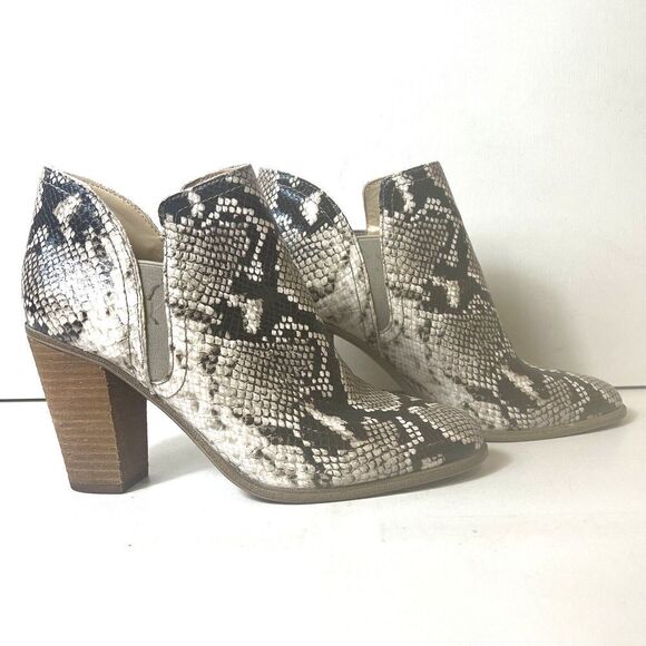 Vince Camuto Ankle Bootie Snake Skin Print Leather Womens 9.5M Heel Pull On Boot - Picture 3 of 12